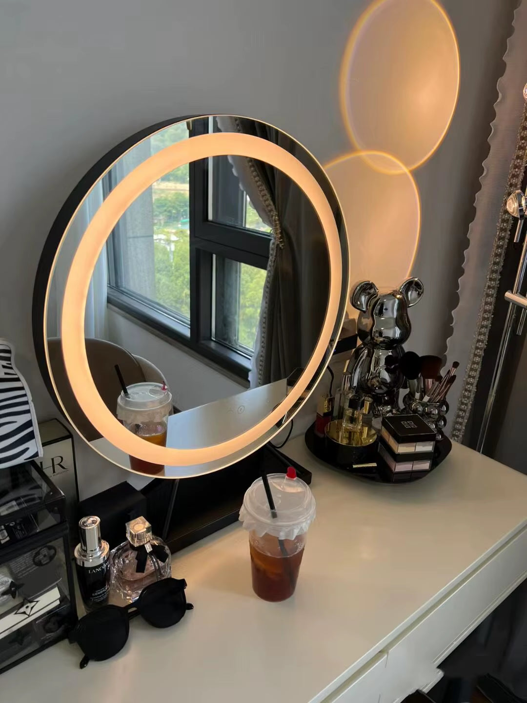 BeautyMirrorTM, LED circle light mirror